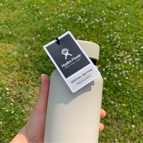 Last one! Special Edition Whole Foods HydroFlask - Sandalwood 32 oz Wide Mouth - Picture 8 of 13